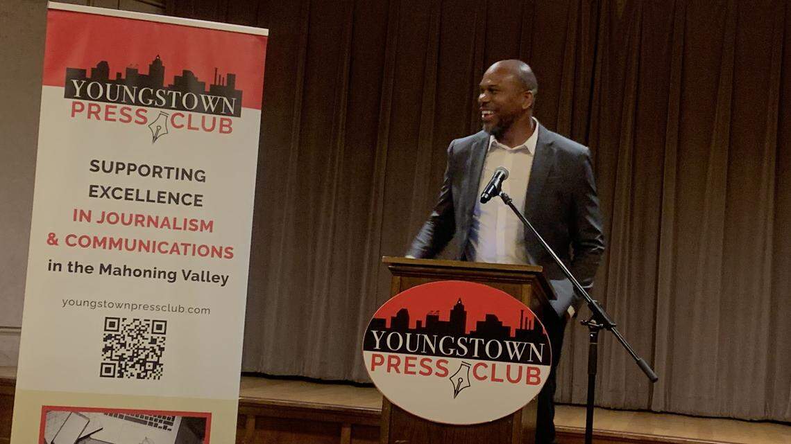 Youngstown mayor delivers speech during annual press club dinner