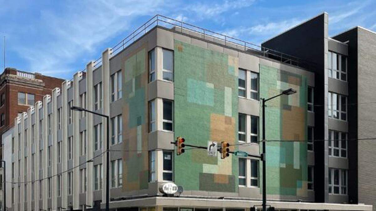 In Youngstown, there’s a five-story property for lease with an elevator, 34 onsite parking spaces, updated exterior and proximity to Youngstown State University.
