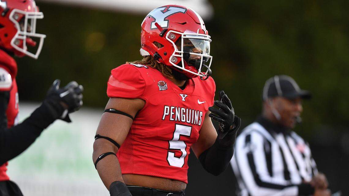 Youngstown State linebacker Greg Benton Jr.