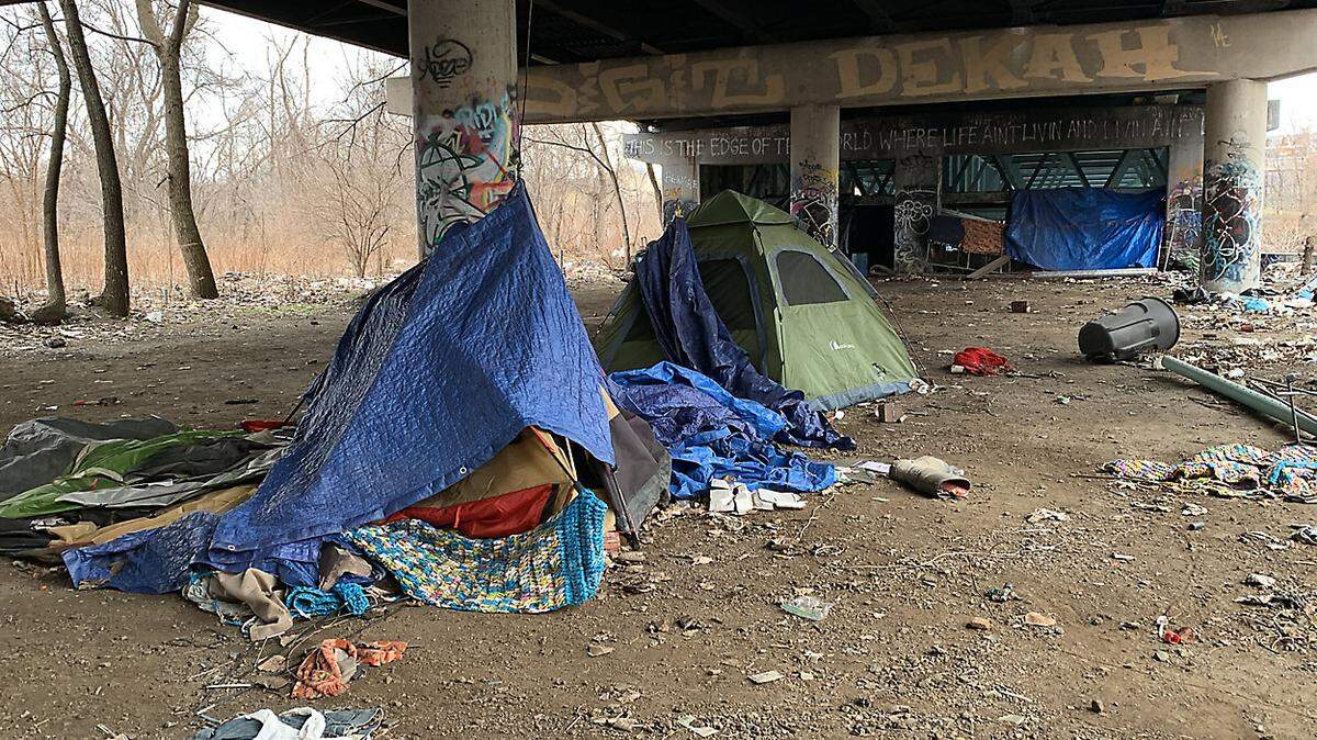 Kentucky’s year-old criminal ban on public camping is unconstitutional, according to a motion filed Jan. 17 in Jefferson District Court.
