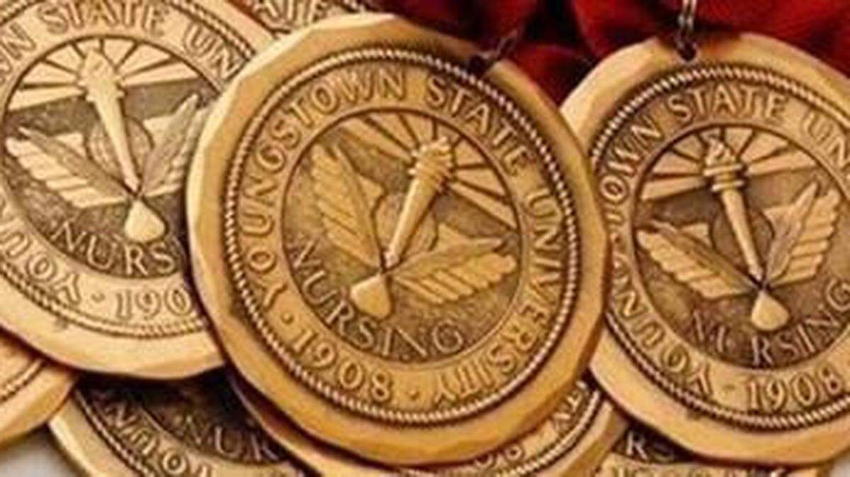 100 seniors receive nursing degrees, medallions at YSU graduation ceremony