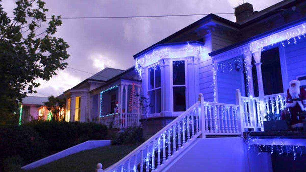 AUCKLAND, NEW ZEALAND - DECEMBER 15:  Houses on Franklin Road are lit with Christmas lights and decorations on December 15, 2018 in Auckland, New Zealand. It is the 25th year Franklin Road residents have decorated their houses with lights for the Christmas season.  (Photo by Phil Walter/Getty Images)