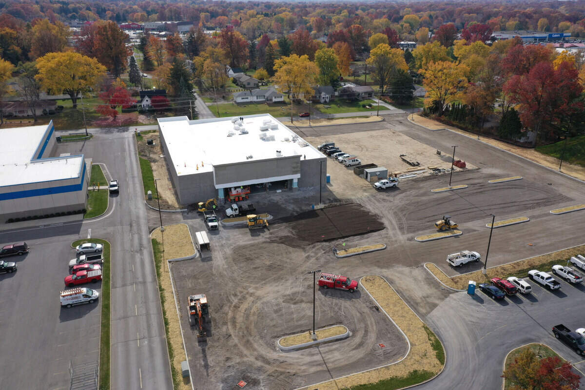 Construction photo of HomeGoods being built in Howland from October 26, 2022