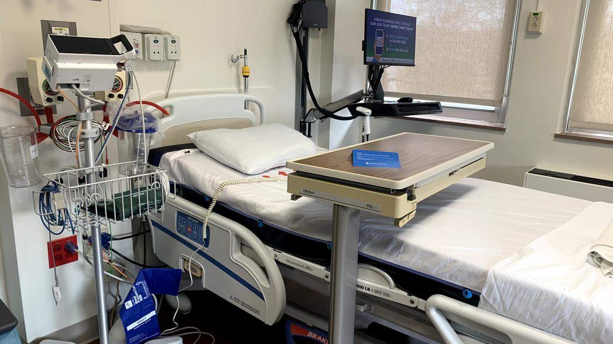 Seventeen new beds increase capacity and the total number of patients able to be treated at Mercy Health St. Elizabeth Youngstown Hospital.