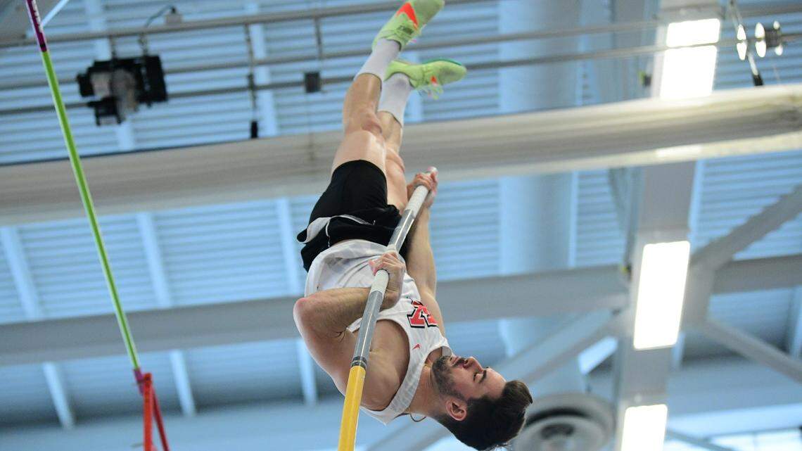 Youngstown State pole vaulter Dorian Chaigneau