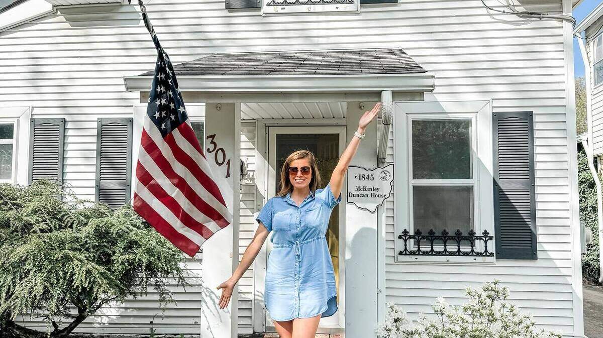 Heather Fronk started Clothed in Strength in 2022, a pop-up shop benefiting single mothers. Now, she’s opened her first boutique in Poland.