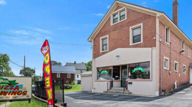 Brier Hill Pizza and Wings shop for sale for $75,000 in Struthers