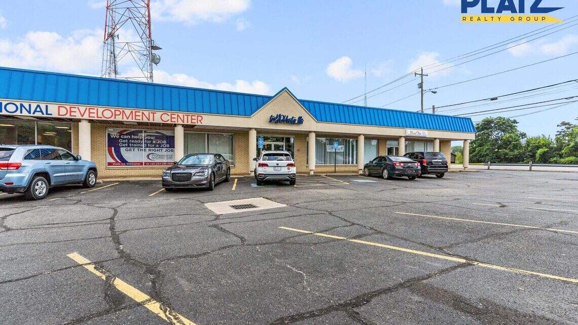 Fully-leased retail plaza for sale for $1.3 million in downtown Warren