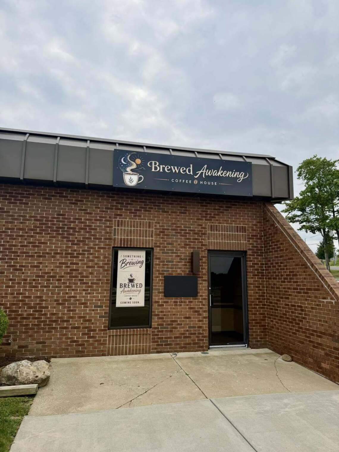 Brewed Awakening Coffee House serving local sourdough, cookies in Brookfield