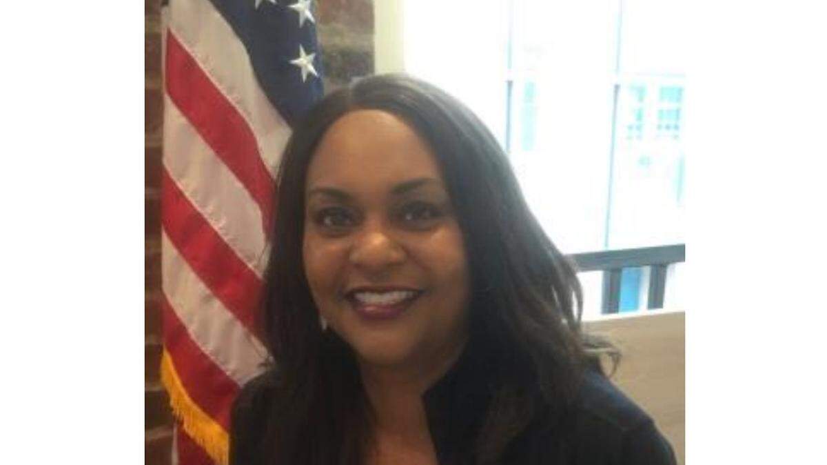 Dr. Robinson-Street first enlisted as a sailor and worked her way up through the ranks to Commissioned Naval Officer, serving 25 years.