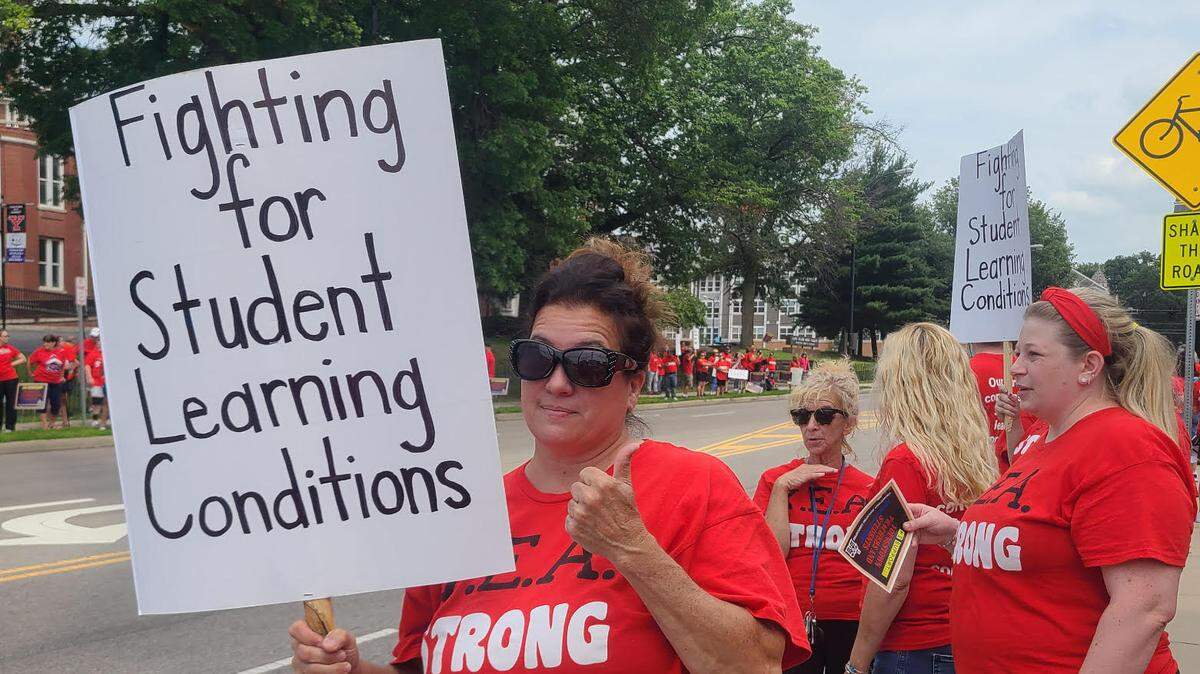 Youngstown teachers rally
