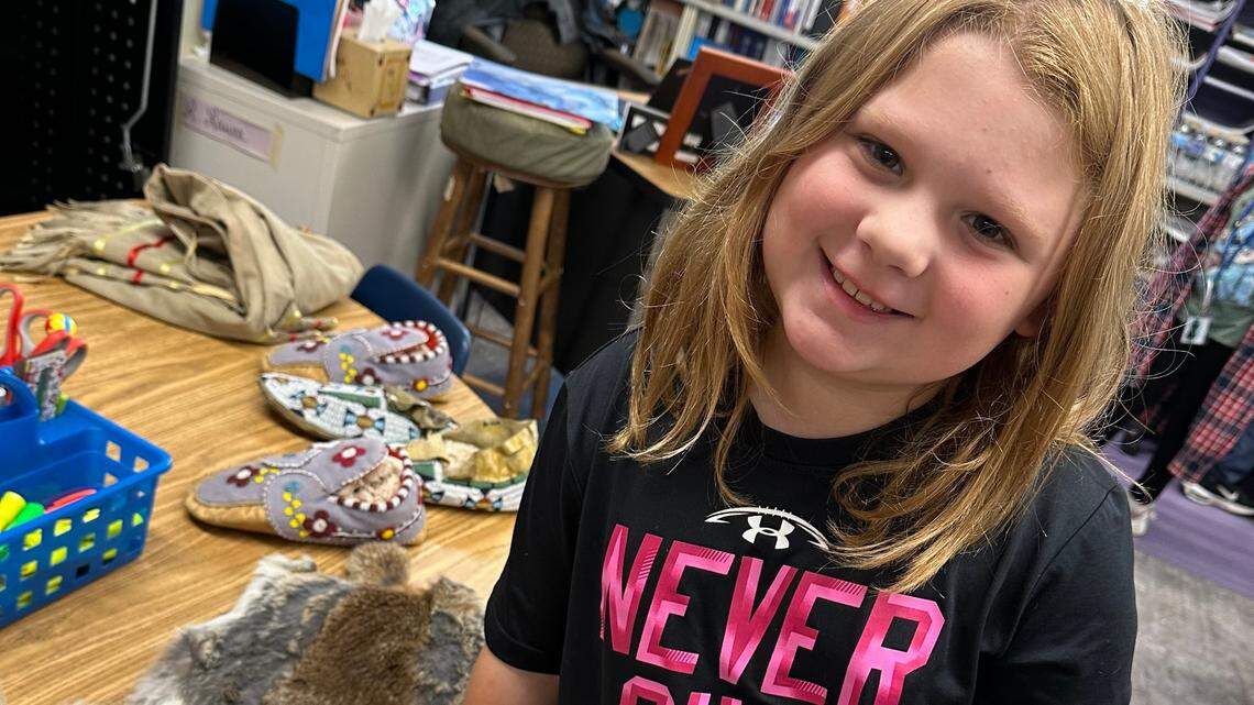 The Mahoning Valley Historical Society brought the rich Native American history of the Mahoning Valley to life in Leann Laure’s third grade classroom at B.L. Miller Elementary School.