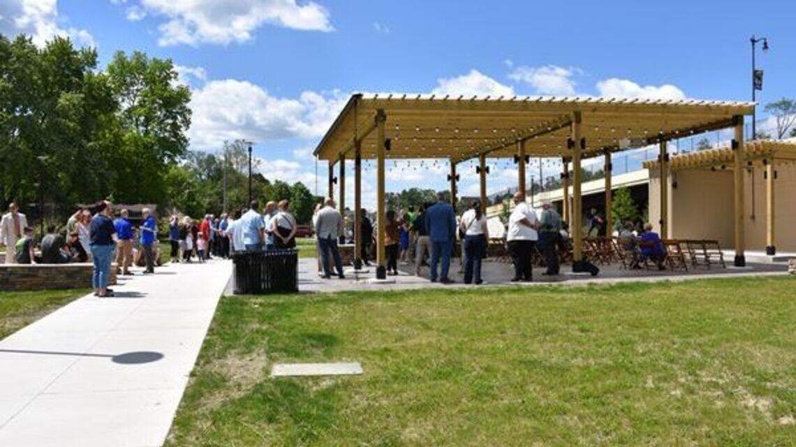 Niles community and city leaders come together to cut ribbon at Riverside Park