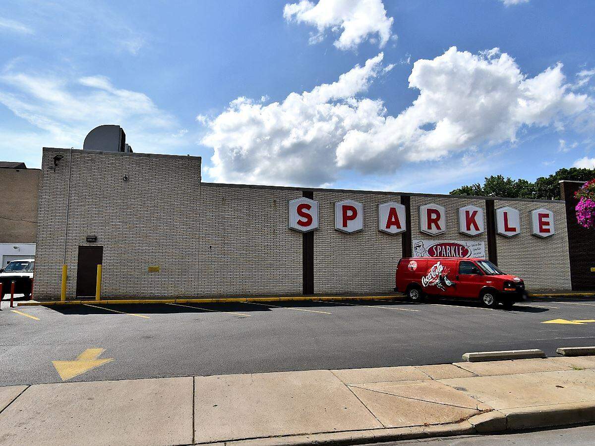 Renovations at the former grocery store on North Main Street will start “as soon as possible,” according to Niles city councilor Jimmy Julian.