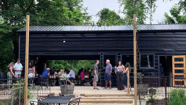 YOSTERIA expands into Italian wine culture with the enoteca